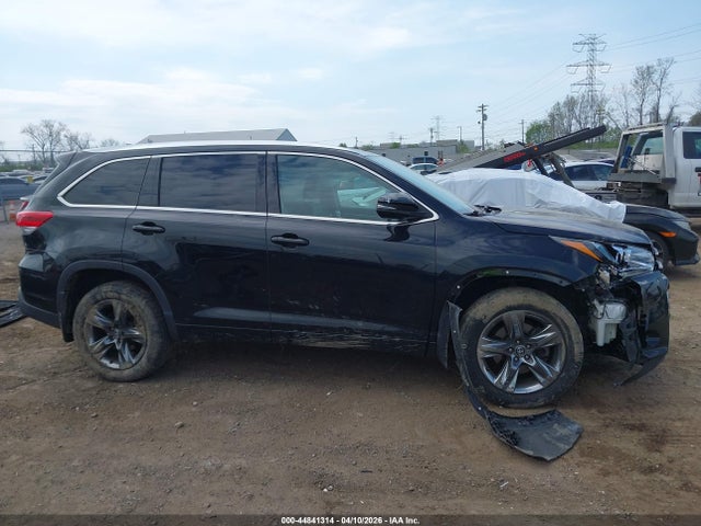 2019 Toyota Highlander Limited Platinum მანქანა იყიდება აუქციონზე, vin: 5TDDZRFH2KS993865, აუქციონის ნომერი: 44841314