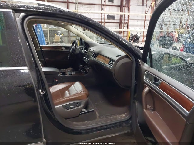 Продаж на аукціоні авто 2011 Volkswagen Touareg Tdi Executive, vin: WVGFK9BP9BD004025, номер лоту: 44841321