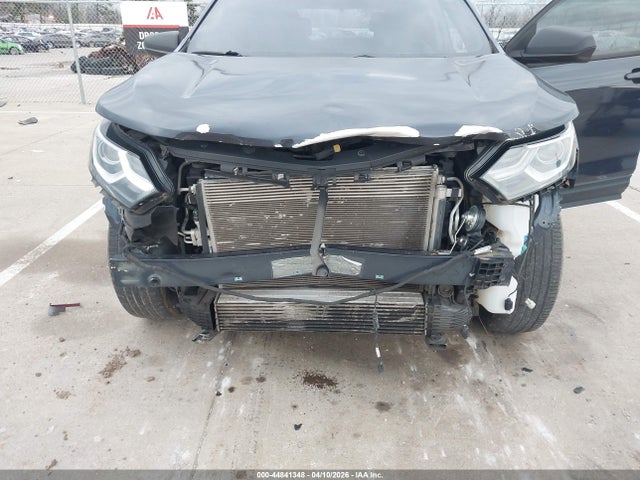 3GNAXHEV5KS504565 Chevrolet EQUINOX LS