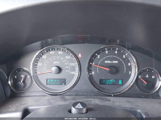 44841369 :رقم المزاد ، 1J8HG48K36C214718 vin ، 2006 Jeep Commander مزاد بيع