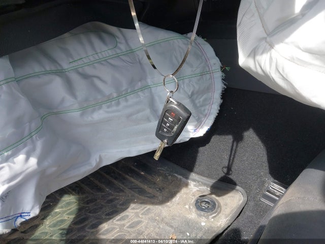 2020 Toyota Camry Le მანქანა იყიდება აუქციონზე, vin: 4T1C11AK3LU896870, აუქციონის ნომერი: 44841413