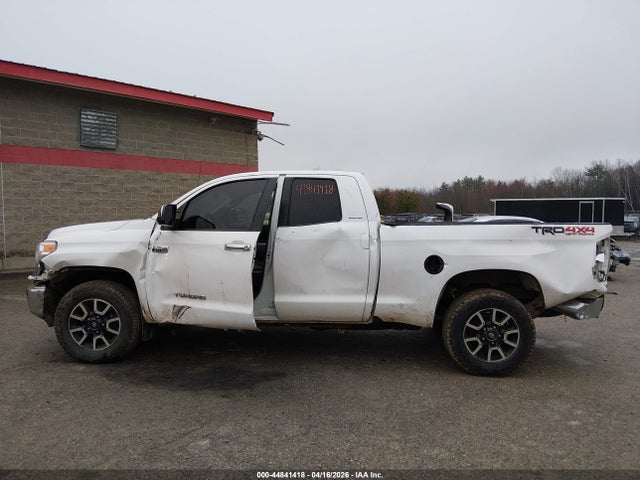 Продажа на аукционе авто 2015 Toyota Tundra Limited 5.7l V8, vin: 5TFBY5F18FX438859, номер лота: 44841418