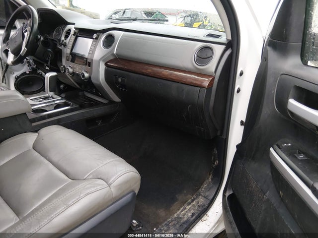 Продажа на аукционе авто 2015 Toyota Tundra Limited 5.7l V8, vin: 5TFBY5F18FX438859, номер лота: 44841418