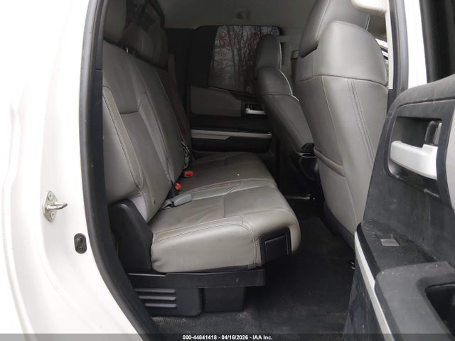Продажа на аукционе авто 2015 Toyota Tundra Limited 5.7l V8, vin: 5TFBY5F18FX438859, номер лота: 44841418
