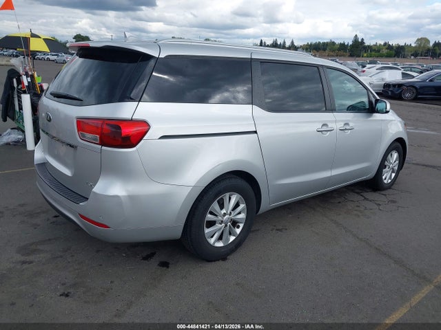 KIA SEDONA LX 2017 KNDMB5C11H6265953 Image 4