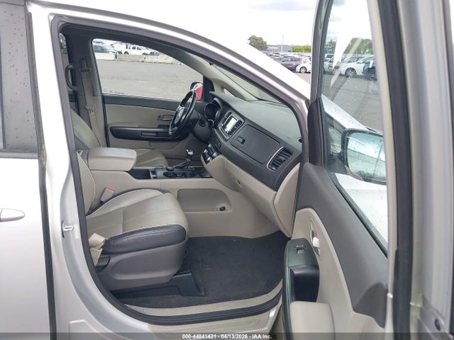 KIA SEDONA LX 2017 KNDMB5C11H6265953 Image 5