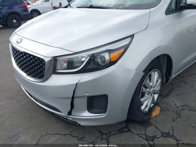 KIA SEDONA LX 2017 KNDMB5C11H6265953 Image 6