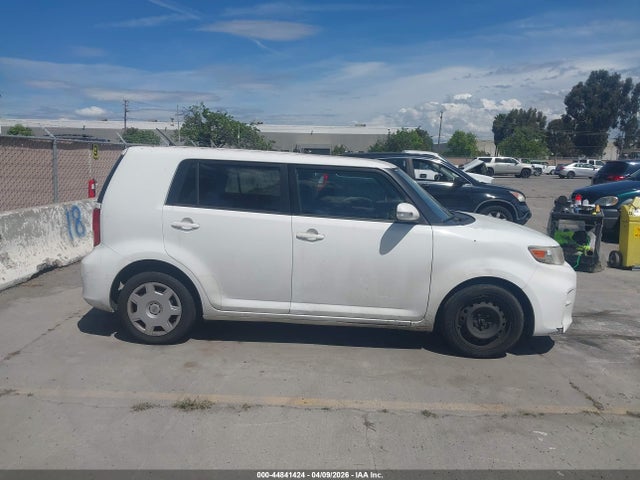 Scion XB 2014 JTLZE4FE0EJ050955 Image 13