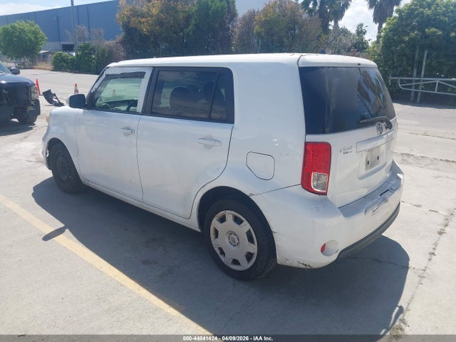 Scion XB 2014 JTLZE4FE0EJ050955 Image 3