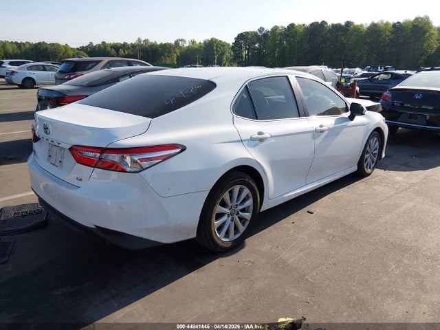 Продажа на аукционе авто 2018 Toyota Camry Le, vin: 4T1B11HK8JU108051, номер лота: 44841445