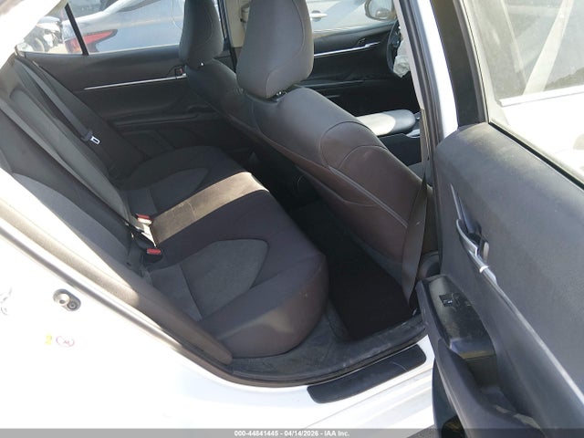 Продажа на аукционе авто 2018 Toyota Camry Le, vin: 4T1B11HK8JU108051, номер лота: 44841445