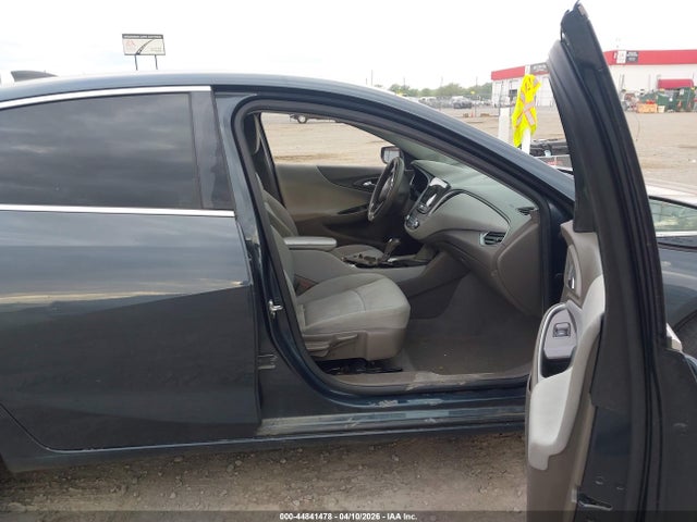 2019 CHEVROLET MALIBU 1G1ZC5ST9KF218014 Photo 4