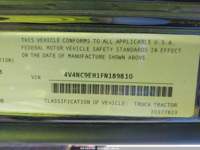44841490 :رقم المزاد ، 4V4NC9EH1FN189810 vin ، 2015 Volvo Vn Vnl مزاد بيع