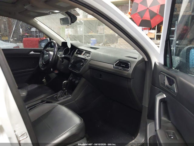 2019 VOLKSWAGEN TIGUAN 3VV3B7AX0KM131989 Photo 4