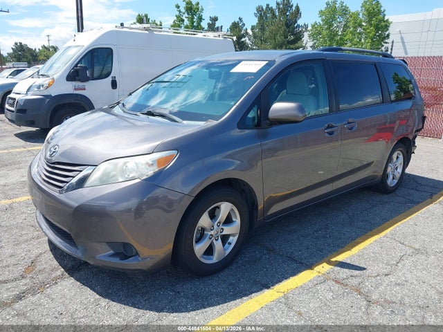 Toyota Sienna Le 8 Passenger 2015 5TDKK3DC4FS537307 Image 2