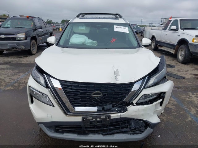 5N1AT3BB8MC735112 Nissan Rogue Sv Intelligent Awd