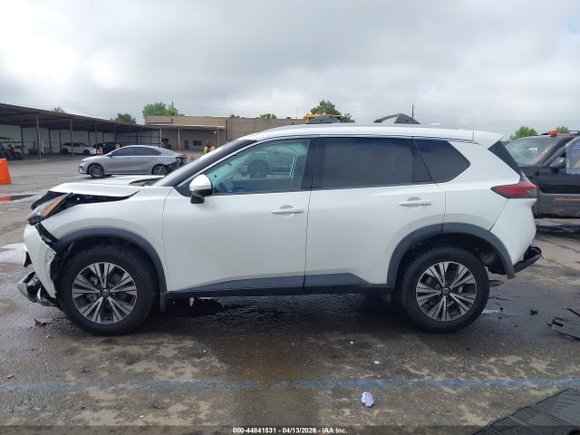 5N1AT3BB8MC735112 Nissan Rogue Sv Intelligent Awd