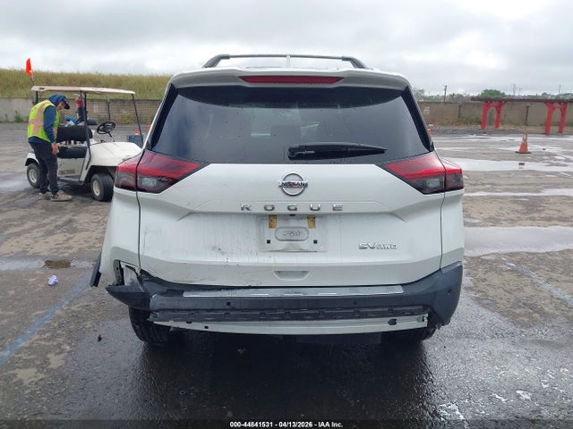 5N1AT3BB8MC735112 Nissan Rogue Sv Intelligent Awd