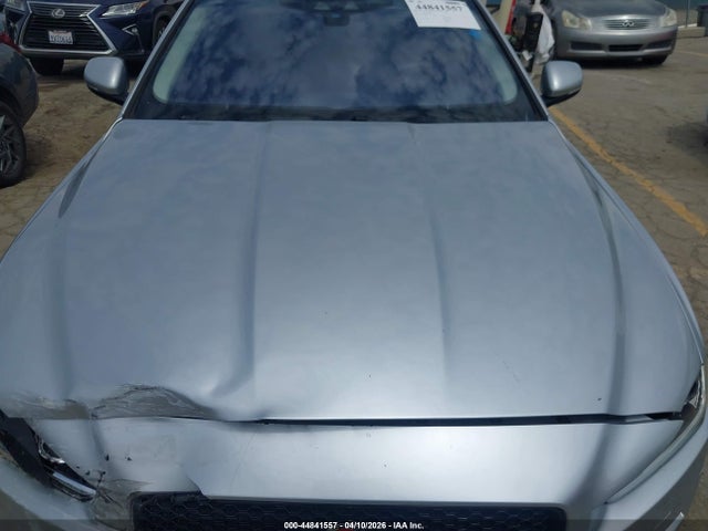 2017 JAGUAR XE SAJAE4BN8HA952807 Photo 9