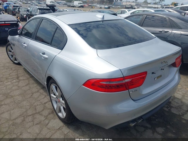 2017 JAGUAR XE SAJAE4BN8HA952807 Photo 2