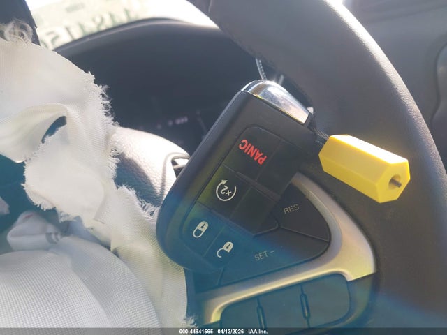44841565 :رقم المزاد ، ZACNJABB4KPK46051 vin ، 2019 Jeep Renegade Latitude Fwd مزاد بيع