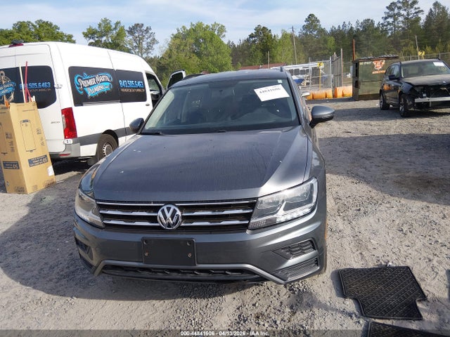 44841606 :رقم المزاد ، 3VV1B7AX1JM060680 vin ، 2018 Volkswagen Tiguan 2.0t S مزاد بيع