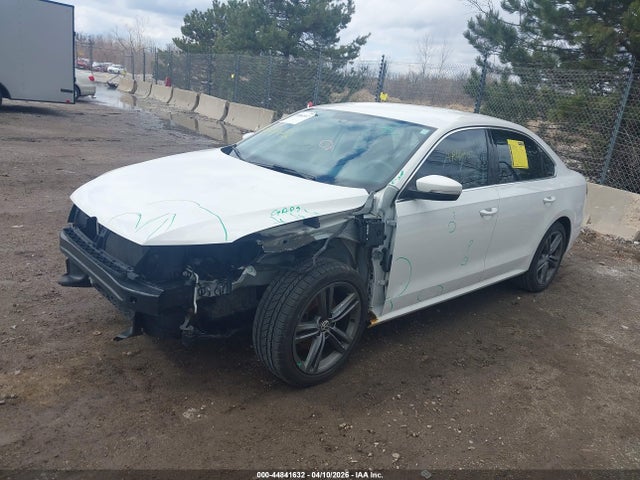 Aukcja sprzedaży 2015 Volkswagen Passat 1.8t Se, vin: 1VWBS7A32FC014426, numer aukcji: 44841632