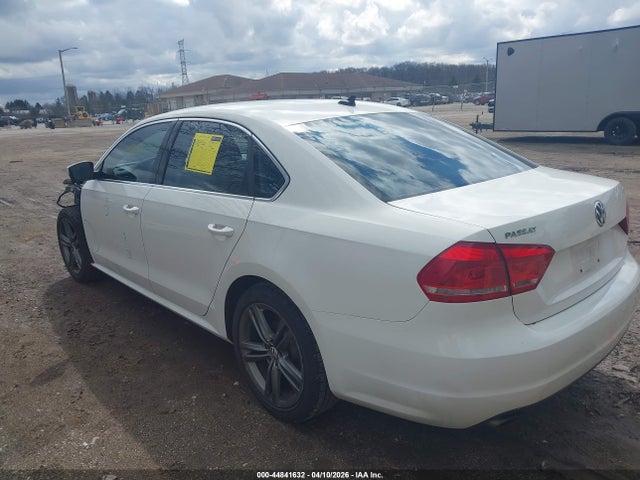 Aukcja sprzedaży 2015 Volkswagen Passat 1.8t Se, vin: 1VWBS7A32FC014426, numer aukcji: 44841632
