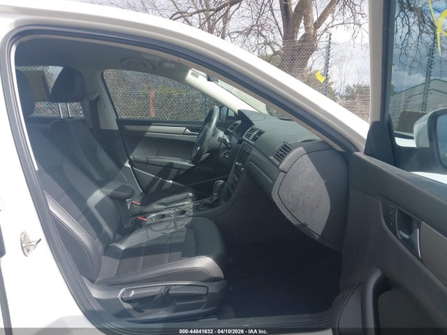 Aukcja sprzedaży 2015 Volkswagen Passat 1.8t Se, vin: 1VWBS7A32FC014426, numer aukcji: 44841632