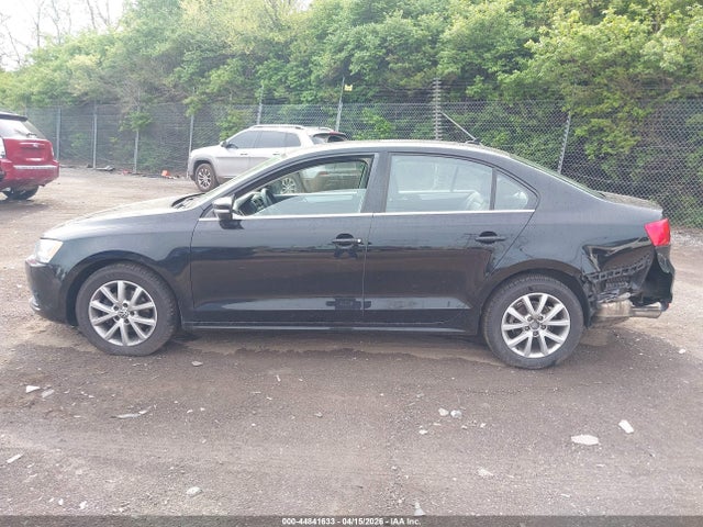 44841633 :رقم المزاد ، 3VWDP7AJ1DM351156 vin ، 2013 Volkswagen Jetta Se مزاد بيع