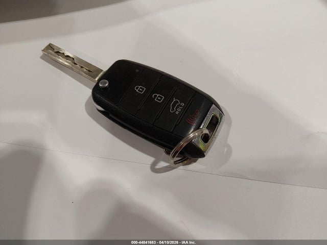 5XYPG4A32HG194711 KIA Sorento 2.4l Lx
