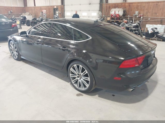2014 AUDI A7 WAU2MAFC1EN157600 Photo 2