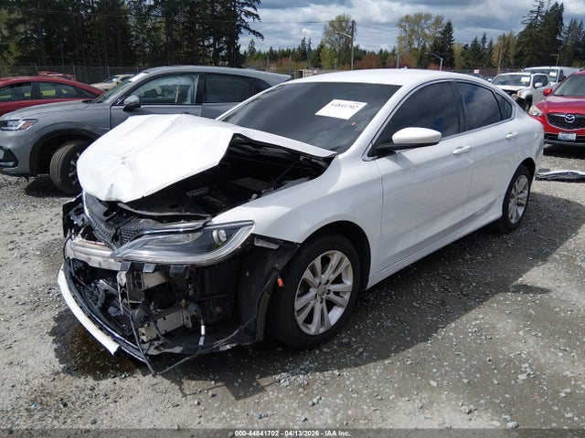 Chrysler 200 Limited 2015 1C3CCCAB7FN725889 Image 2