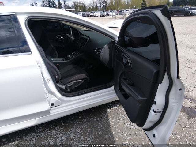 Chrysler 200 Limited 2015 1C3CCCAB7FN725889 Image 5