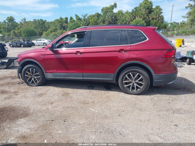 Продаж на аукціоні авто 2019 Volkswagen Tiguan 2.0t Se/2.0t Sel/2.0t Sel R-line/2.0t Sel R-line Black, vin: 3VV3B7AX3KM119495, номер лоту: 44841720