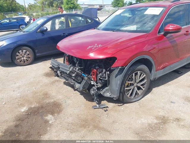 Продаж на аукціоні авто 2019 Volkswagen Tiguan 2.0t Se/2.0t Sel/2.0t Sel R-line/2.0t Sel R-line Black, vin: 3VV3B7AX3KM119495, номер лоту: 44841720