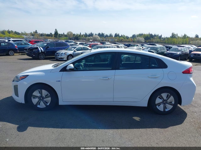 KMHC65LC5JU099855 Hyundai Ioniq Hybrid Blue