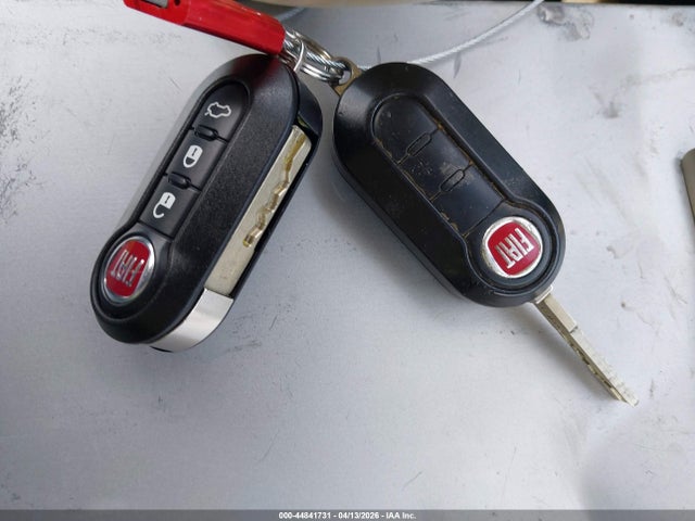 2017 FIAT 500 3C3CFFKR2HT700261 Photo 10