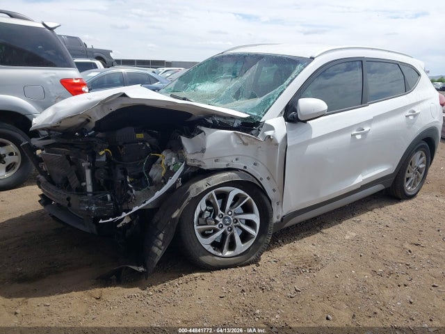 Hyundai TUCSON SE 2017 KM8J33A43HU327457 Image 2