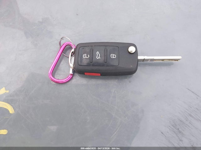 2011 VOLKSWAGEN TIGUAN WVGBV7AX1BW534313 Photo 10