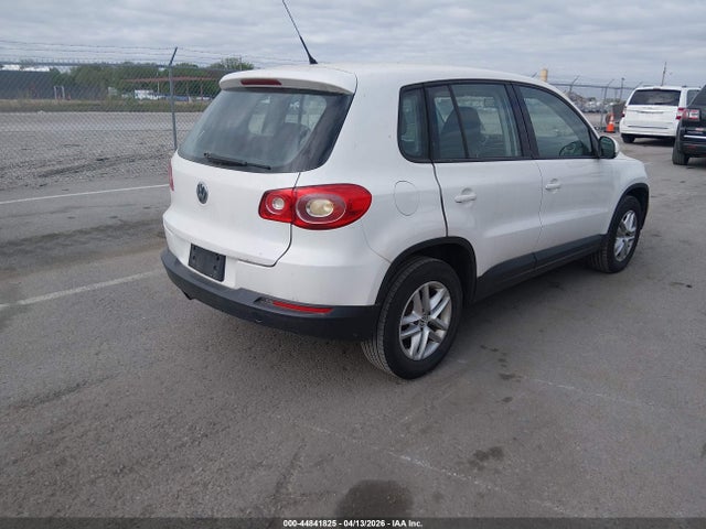 2011 VOLKSWAGEN TIGUAN WVGBV7AX1BW534313 Photo 3