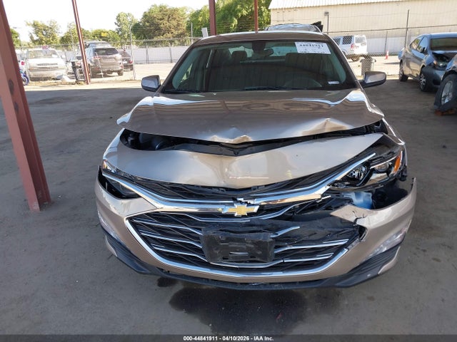 1G1ZD5ST6NF138526 Chevrolet Malibu Fwd Lt