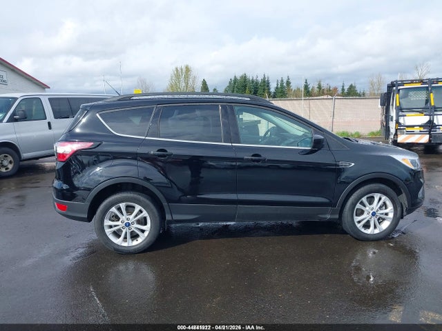 1FMCU9GD4JUD08518 Ford ESCAPE SE