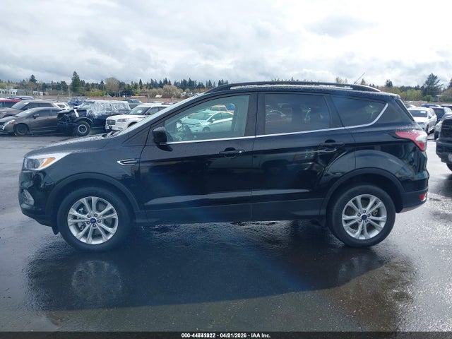 1FMCU9GD4JUD08518 Ford ESCAPE SE