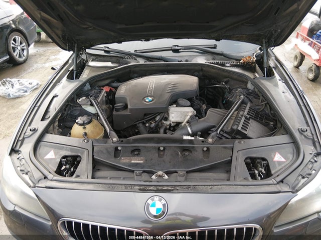 2015 Bmw 528i Xdrive მანქანა იყიდება აუქციონზე, vin: WBA5A7C50FD620932, აუქციონის ნომერი: 44841956