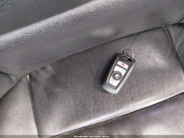 2015 Bmw 528i Xdrive მანქანა იყიდება აუქციონზე, vin: WBA5A7C50FD620932, აუქციონის ნომერი: 44841956