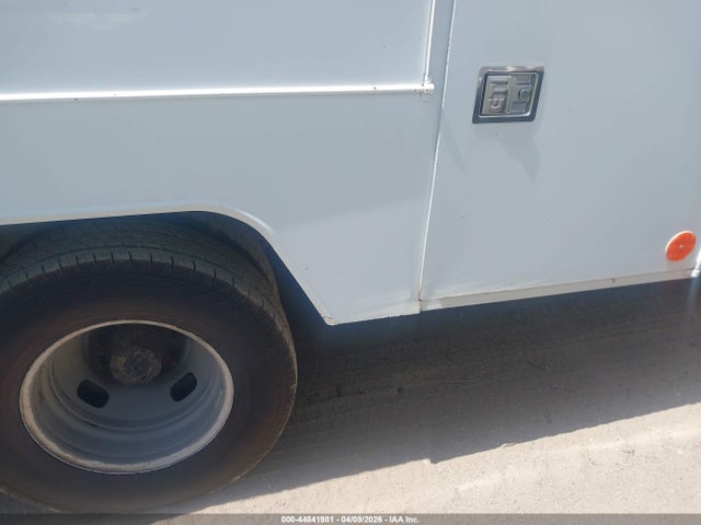 2015 Ford F-350 Chassis Xl მანქანა იყიდება აუქციონზე, vin: 1FDRF3G6XFEA88418, აუქციონის ნომერი: 44841981