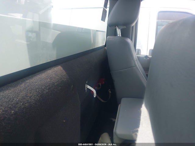 2015 Ford F-350 Chassis Xl მანქანა იყიდება აუქციონზე, vin: 1FDRF3G6XFEA88418, აუქციონის ნომერი: 44841981