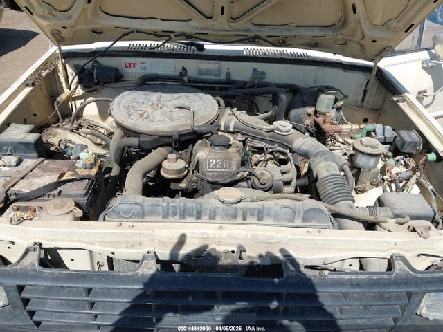 44842000 :رقم المزاد ، JT4RN56D4E5004398 vin ، 1984 Toyota Pickup Xtracab Rn56 Dlx مزاد بيع