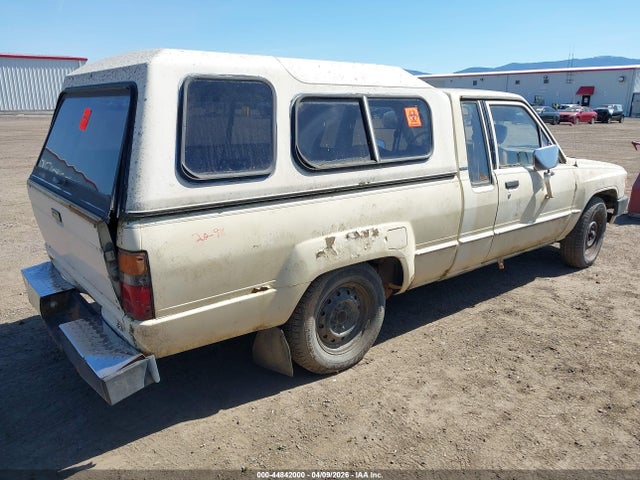 44842000 :رقم المزاد ، JT4RN56D4E5004398 vin ، 1984 Toyota Pickup Xtracab Rn56 Dlx مزاد بيع